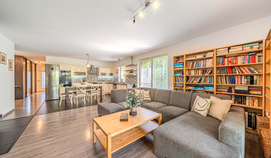 BOSEN | Na predaj pekný 4 izbový rodinný dom s garážou v Rovinke